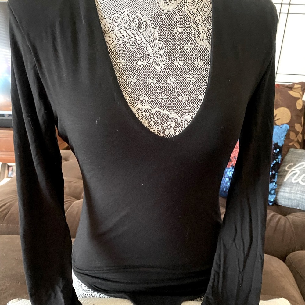 COMPRESSION SHINE V-NECK BODYSUIT 🥰 - Picture 2 of 16